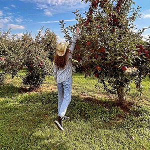 Meet your Posher, Becca